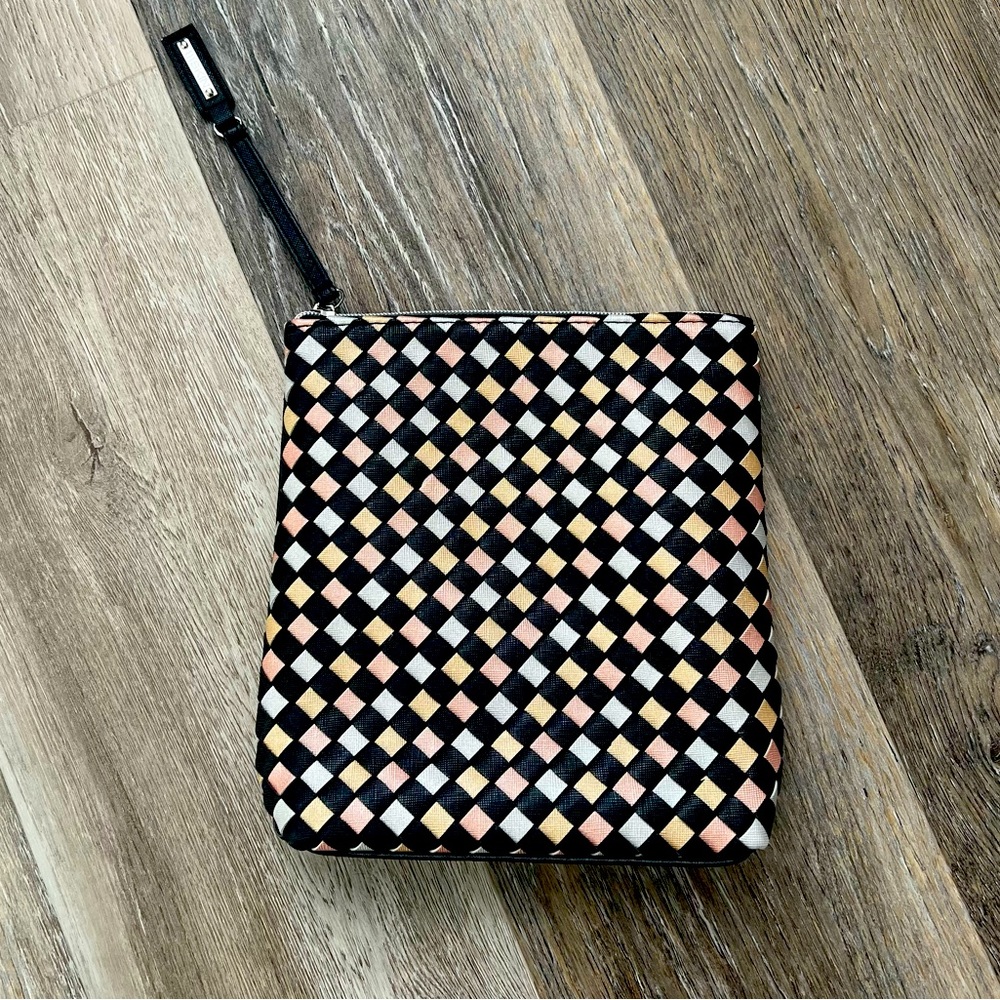 NWOT 111 Skin metallic cosmetic woven pouch
